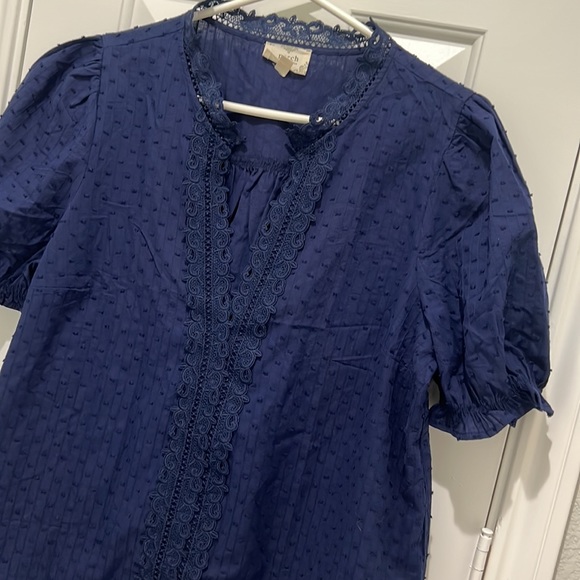 Perch Puff Sleeved Blouse - Picture 2 of 6